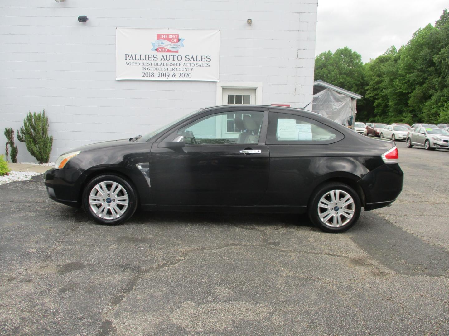 2008 BLACK Ford Focus (1FAHP33NX8W) , AUTOMATIC transmission, located at 540a Delsea Drive, Sewell, NJ, 08080, (856) 589-6888, 39.752560, -75.111206 - Photo#2